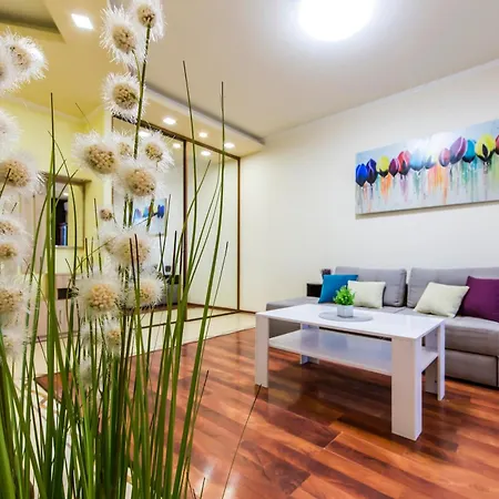 укриття у будинку! 2к у новобудові, 10 поверх, печерськ Apartment *