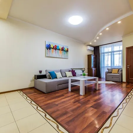 укриття у будинку! 2к у новобудові, 10 поверх, печерськ Apartment